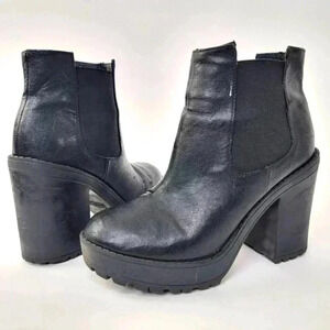 Black Chunky Platform Round Toe Booties - 6